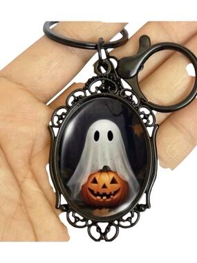 NWOT Halloween Ghost & Pumpkin Oval Pendant Bag Charm/ Keychain -Metal